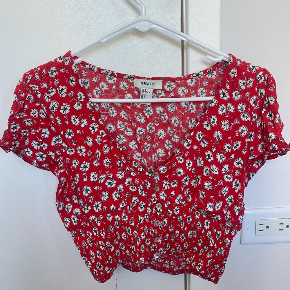 Forever 21 cropped floral shirt